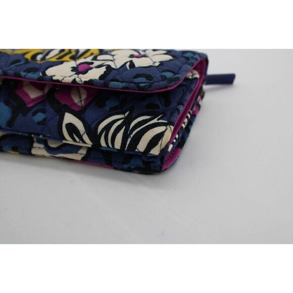 Vera Bradley Smartphone Wristlet African Violet - Picture 2 of 6